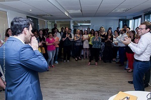 Mentaliste Luxembourg en action durant une soirée d'entreprise